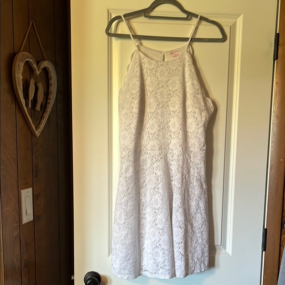 No boundaries- White Lace Sleeveless Dress
